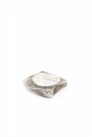 Amy Glenn ROUNDED RECT.RING  silver