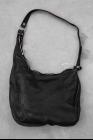 Guidi SZ01 BLKT Large asymmetric zipped bag