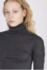 Isabel Benenato Turtle neck wool jersey shirt with fingerhole
