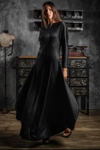 AtelierSeptem Flat Amphora Long Silk Dress