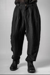 Individual Sentiments Textured Tapered Wide Trousers