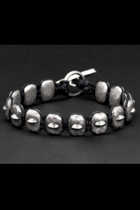 Tobias Wistissen Spike beads macramé bracelet
