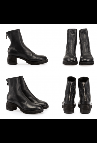 GUIDI Curved Heel Boots