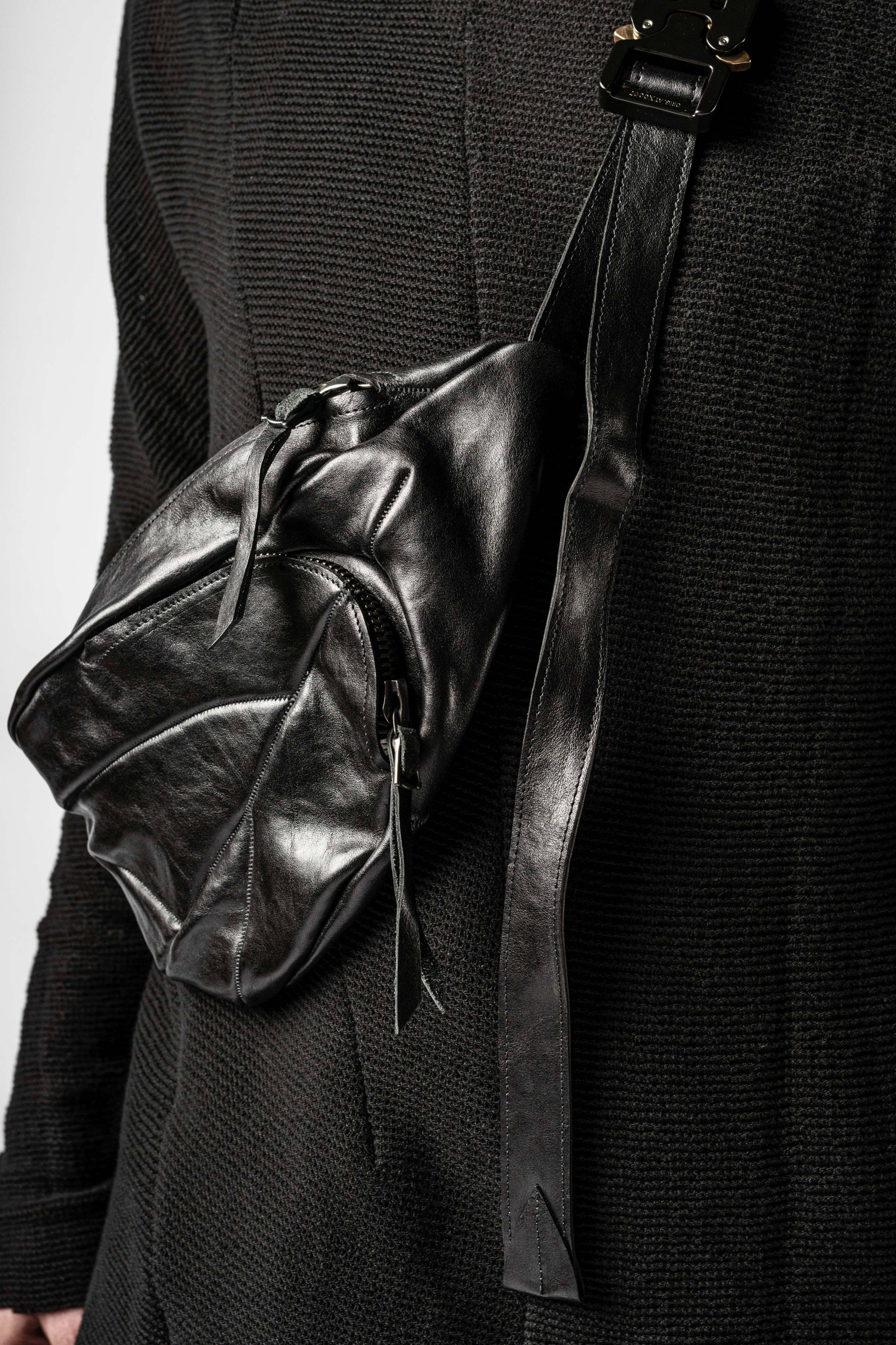 GUIDI（グイディ） ショルダーバッグ soft horse full grain SMALL 