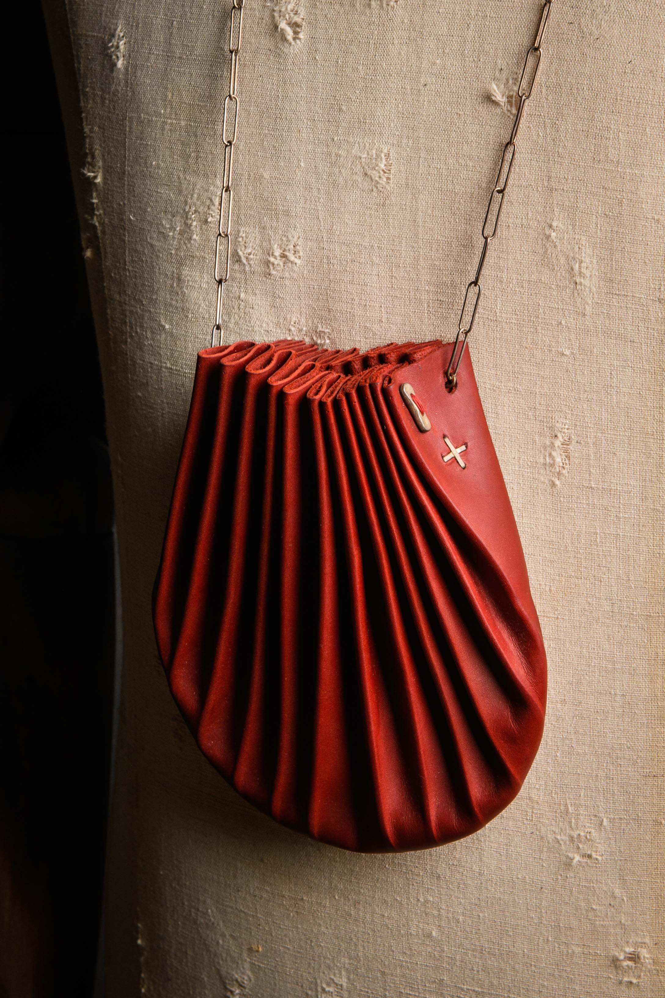 MA+ B70/C4B Shell Bag with Silver Chain in color Chili Red 