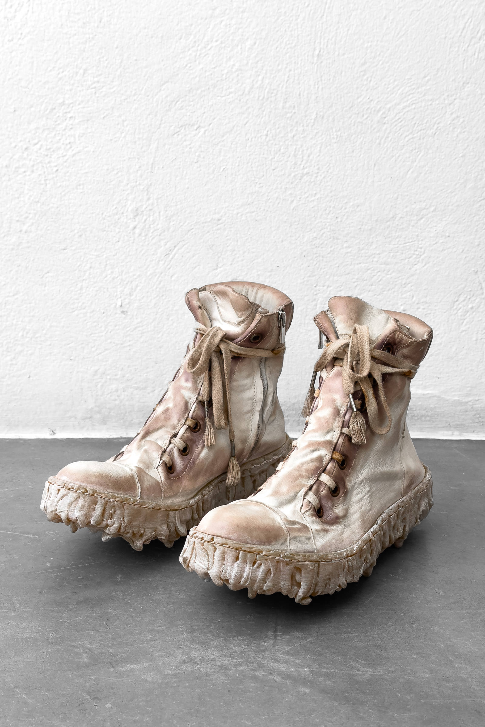 Culture of Brave Melt Clash High-top Sneakers in color Chalk