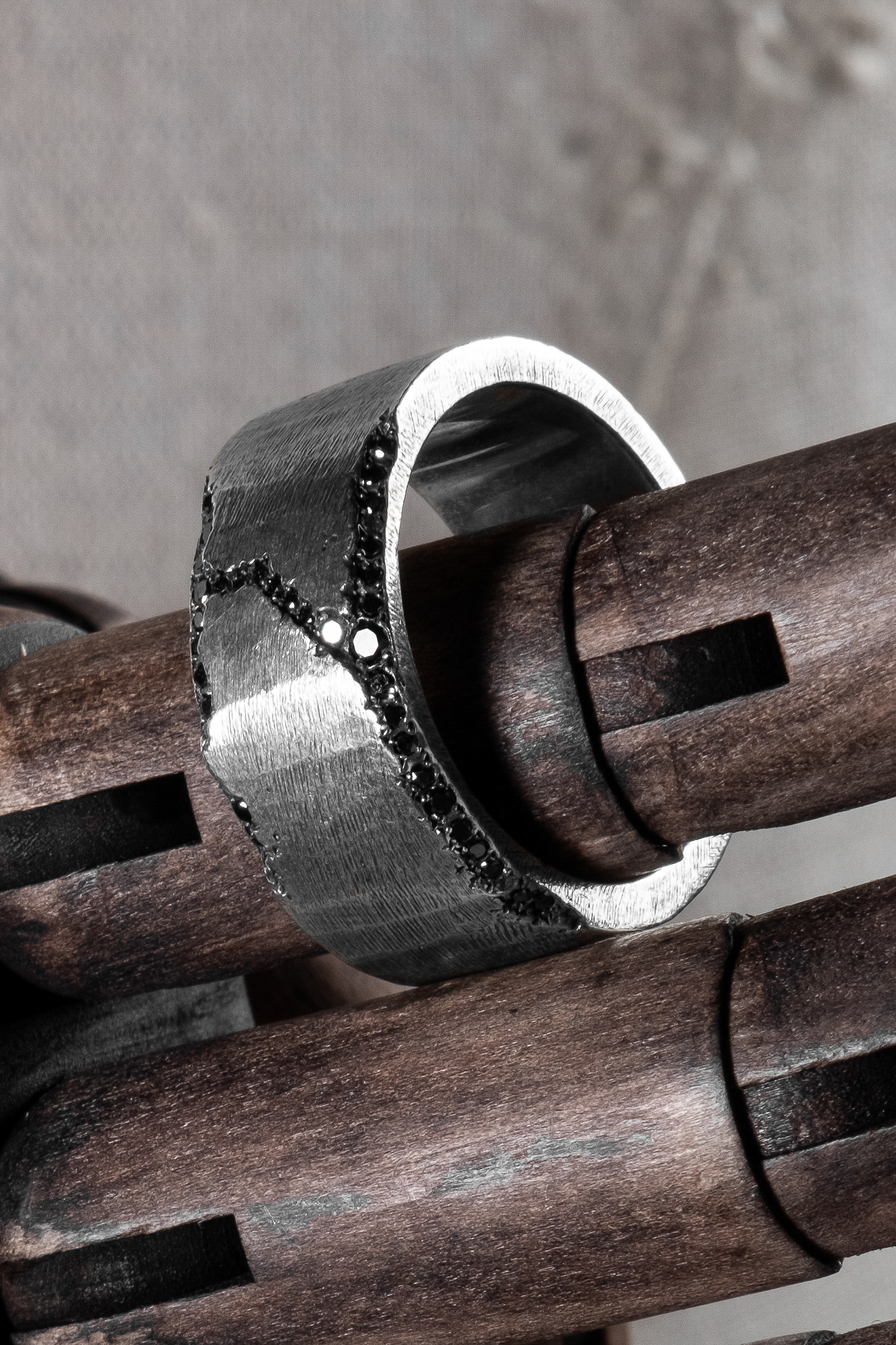 Tobias Wistisen Cleft Ring | Elixirgallery
