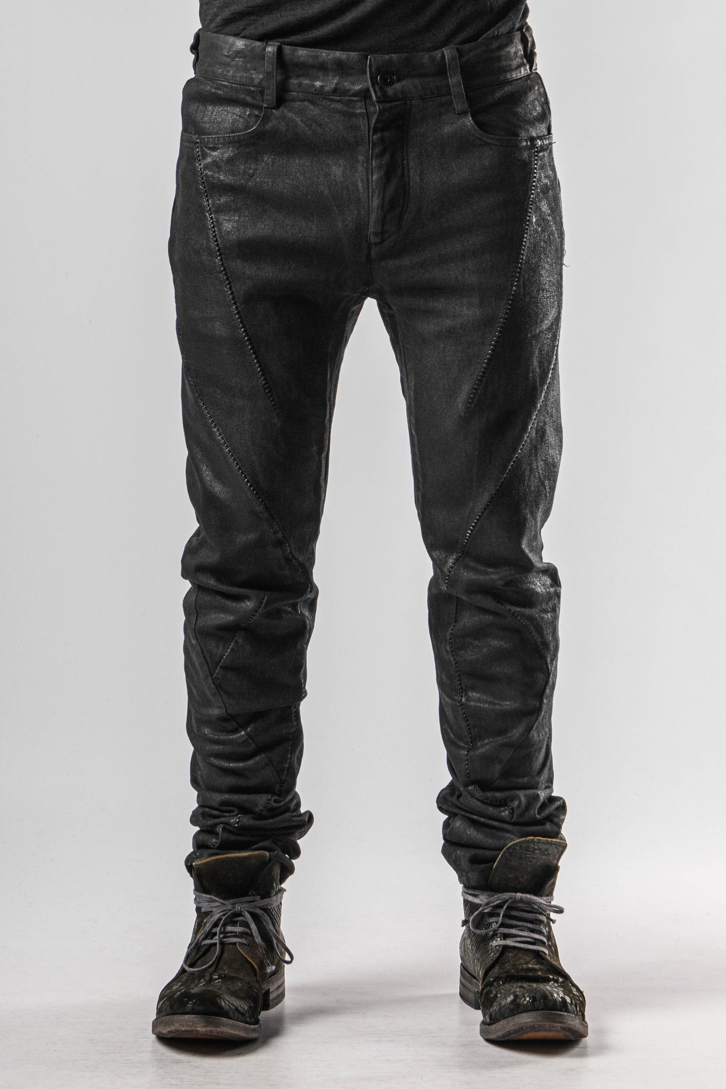 D.HYGEN Coated Anatomical Jeans in color Black | Elixirgallery